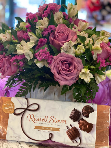 Florist «Jerome Florist & Gifts», reviews and photos, 3724 E Tremont Ave, Bronx, NY 10465, USA