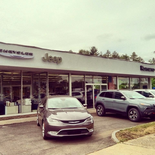 Car Dealer «Romano Chrysler Jeep», reviews and photos, 215 W Genesee St, Fayetteville, NY 13066, USA