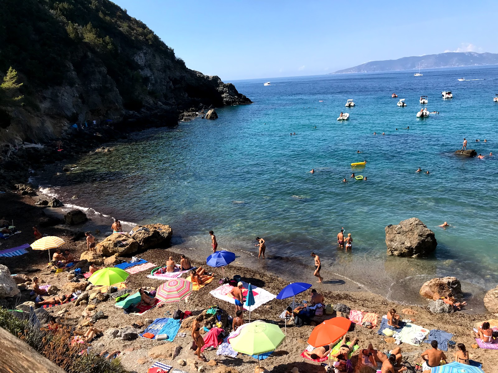 Fotografie cu Cala del Gesso cu nivelul de curățenie înalt