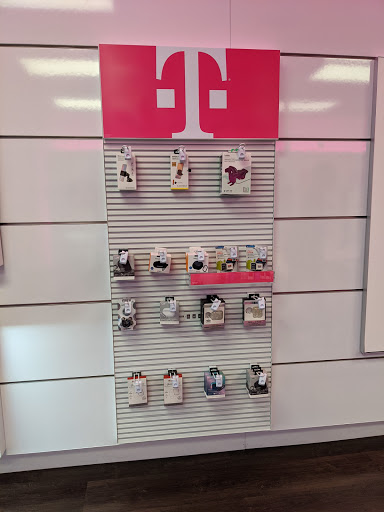 Cell Phone Store «T-Mobile», reviews and photos, 2431 US-1, North Brunswick Township, NJ 08902, USA
