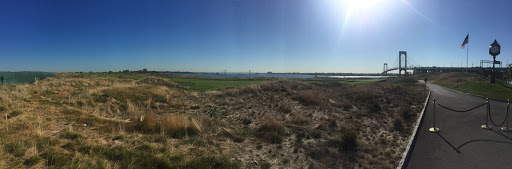 Public Golf Course «Trump Golf Links, Ferry Point», reviews and photos, 500 Hutchinson River Pkwy, Bronx, NY 10465, USA