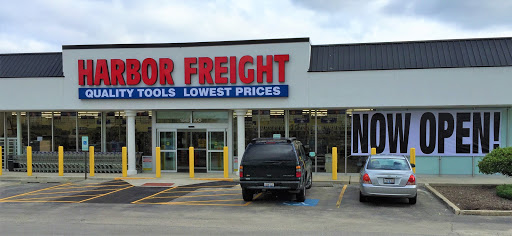 Harbor Freight Tools, 1640 75th St, Downers Grove, IL 60516, USA, 