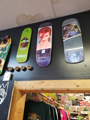 Skateboard Shop «Demented Skate Shop», reviews and photos, 5617 Liberty Fairfield Rd #1, Liberty Township, OH 45011, USA
