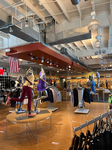 Shoe Store «New Balance», reviews and photos, 270 S Arroyo Pkwy, Pasadena, CA 91105, USA