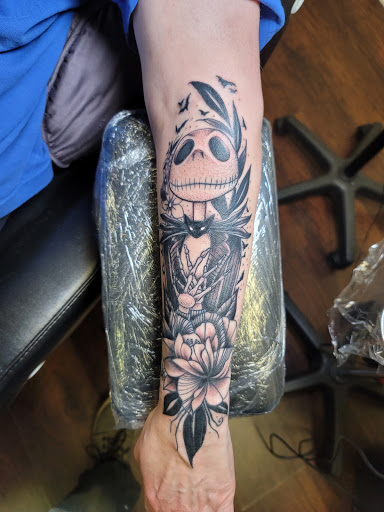 Tattoo Shop «Born of a legacy tattoo», reviews and photos, 213 W Patrick St, Frederick, MD 21701, USA