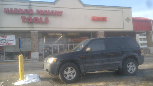 Hardware Store «Harbor Freight Tools», reviews and photos, 6272 Pearl Rd, Parma Heights, OH 44130, USA