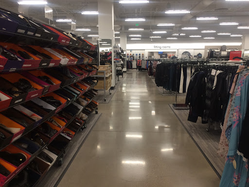 Department Store «Nordstrom Rack Shelbyville Road Plaza», reviews and photos, 4600 Shelbyville Rd, Louisville, KY 40207, USA