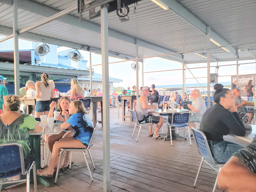 Bar & Grill «The Gnarly Gar», reviews and photos, 18200 Lakepoint Cove, Point Venture, TX 78645, USA