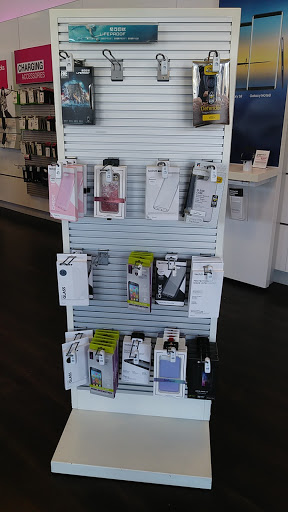 Cell Phone Store «T-Mobile», reviews and photos, 521 Belmont St, Brockton, MA 02301, USA