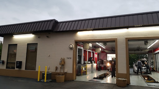 Auto Repair Shop «Quality Lubrication Oil Change and Auto Center», reviews and photos, 3450 E Walton Blvd, Auburn Hills, MI 48326, USA