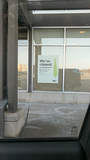 Camping Store «REI», reviews and photos, 1209 E Golf Rd, Schaumburg, IL 60173, USA