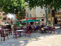 Atmosphère du Restaurant français Le Provence à Varages - n°7