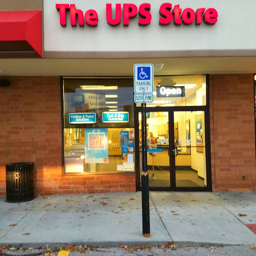 Shipping and Mailing Service «The UPS Store», reviews and photos, 1284 Som Center Rd, Mayfield Heights, OH 44124, USA