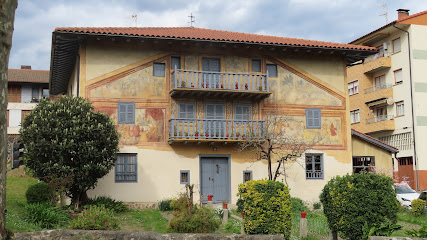 Frontón Cubierto Mendibarren - Zeharbide Kalea, 10, 48710 Berriatua, Bizkaia, Spain