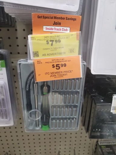 Hardware Store «Harbor Freight Tools», reviews and photos, 34900 Groesbeck Hwy, Charter Twp of Clinton, MI 48035, USA