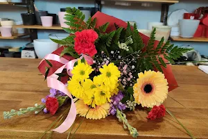 Godzwon Agata i Hubert. Kwiaciarnia. Kwiaty z dostawą. Bukiety okolicznościowe, wiązanki image