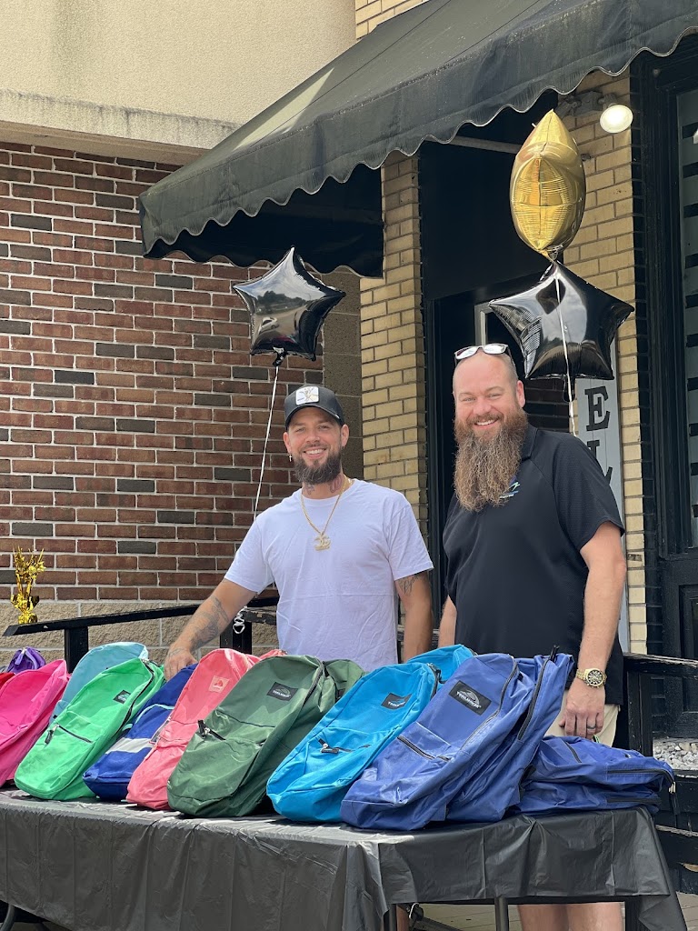 Luxury Lifestyle Grooming Lounge 26003