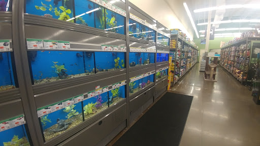 Pet Supply Store «Pet Supplies Plus», reviews and photos, 955 Co Rd E East #100, Vadnais Heights, MN 55127, USA