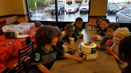 Pizza Restaurant «Round Table Pizza», reviews and photos, 34410 16th Ave S, Federal Way, WA 98003, USA