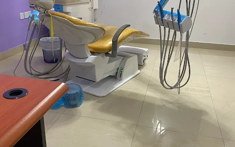 Al Durra Dental Clinic Ajman عيادة الدرة لطب الأسنان عجمان image