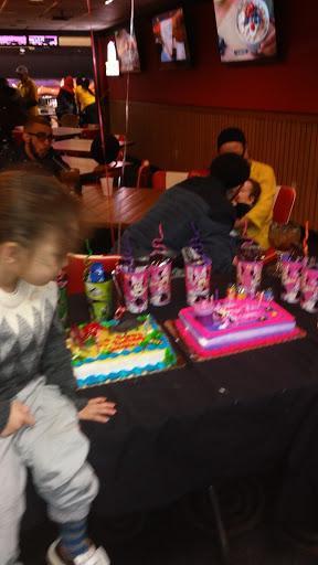 Bowling Alley «AMF Cranston Lanes», reviews and photos, 1450 Elmwood Ave, Cranston, RI 02910, USA