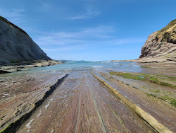 Zdjęcie Algorri Beach położony w naturalnym obszarze