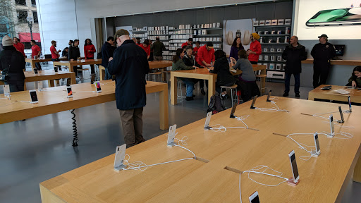 Computer Store «Apple Pioneer Place», reviews and photos, 450 SW Yamhill St, Portland, OR 97204, USA