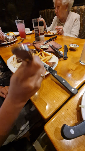 Shopping Mall «Seminole Square Shopping Center», reviews and photos, 200 Zan Rd, Charlottesville, VA 22901, USA