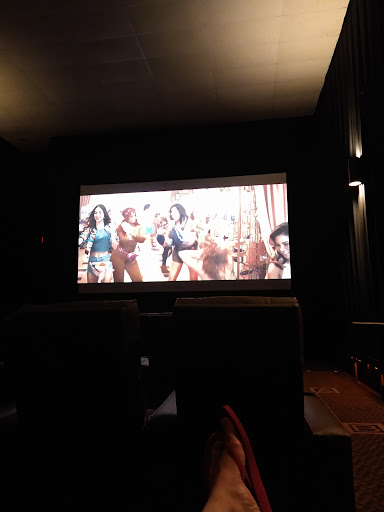 Movie Theater «AMC Dine-In Lakeshore 8», reviews and photos, 901 US Hwy 27 S #120, Sebring, FL 33870, USA