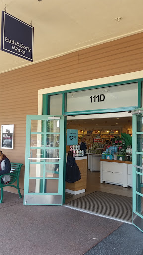 Beauty Supply Store «Bath & Body Works», reviews and photos, 111 Nut Tree Rd, Vacaville, CA 95687, USA