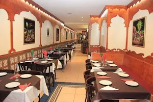 Taj Mahal Restaurant - Halal image