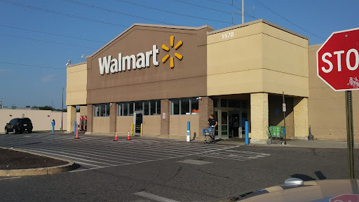 Discount Store «Walmart», reviews and photos, 1570 Chester Pike, Eddystone, PA 19022, USA