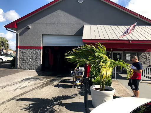 Radio Road Car Wash en Naples