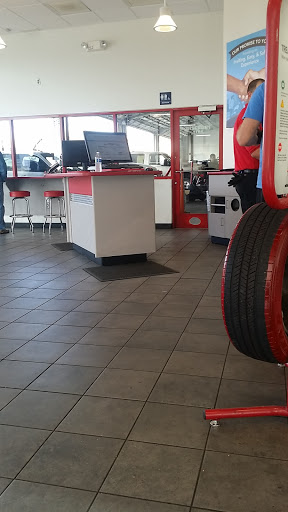 Tire Shop «Discount Tire Store - Tucson, AZ», reviews and photos, 3960 W Ina Rd, Tucson, AZ 85741, USA