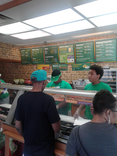 Shopping Mall «Southland Terrace Shopping Center», reviews and photos, 3971 7th Street Rd, Louisville, KY 40216, USA