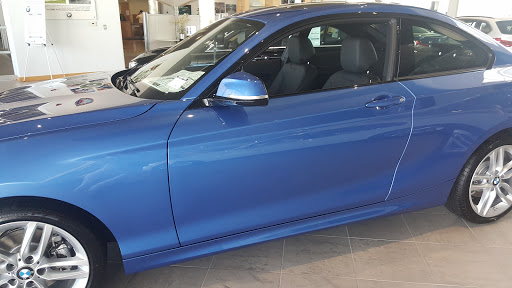 BMW Dealer «BMW of Milwaukee North», reviews and photos, 5990 N Green Bay Ave, Glendale, WI 53209, USA