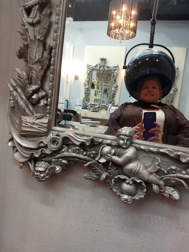 Beauty Salon «Una Donna Piu Beauty Salon And Spa», reviews and photos, 216 N Park Ave, Winter Park, FL 32789, USA