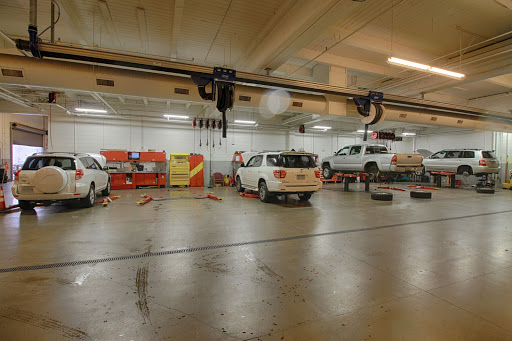 Toyota Dealer «Lithia Toyota of Springfield», reviews and photos, 163 S 9th St, Springfield, OR 97477, USA