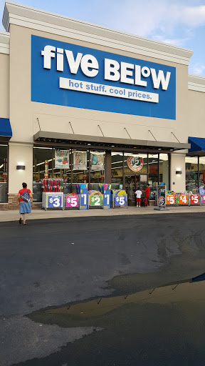 Five Below, 3910 Commerce Blvd, Dickson City, PA 18519, USA, 