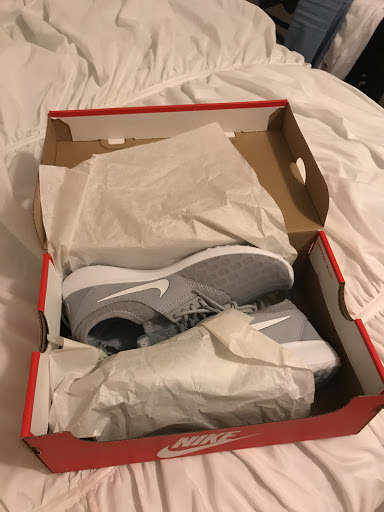 Shoe Store «Shoe Palace», reviews and photos, 2901 S Capital of Texas Hwy, Austin, TX 78746, USA