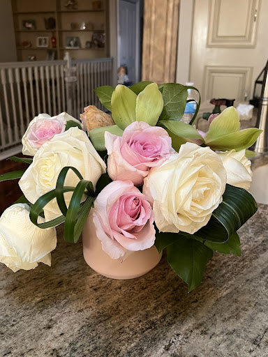 Florist «Lilypots Fresh Flowers and Gifts», reviews and photos, 605 W Main St, Lake Geneva, WI 53147, USA