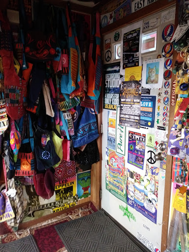 Tobacco Shop «Sunshine Daydream», reviews and photos, 2941 Boston Post Rd, Guilford, CT 06437, USA