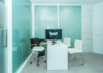 مركز زامورا لطب الأسنان - Zamora Dental Centre