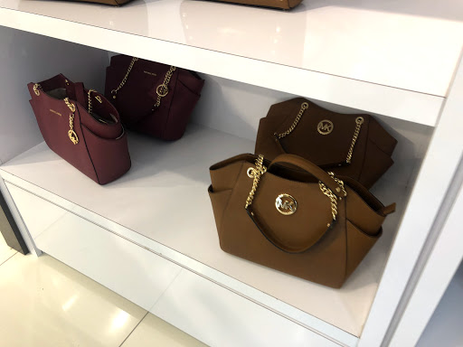 Fashion Accessories Store «Michael Kors», reviews and photos, 18527 Outlet Blvd #727, Chesterfield, MO 63005, USA