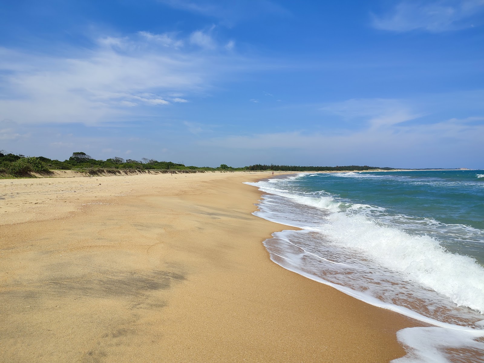 Zdjęcie Sangaman Kandy Beach z powierzchnią jasny piasek