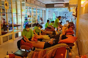 Piromrat Health Massage & Spa image