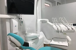 Clínica Dental Carlos Munguía image