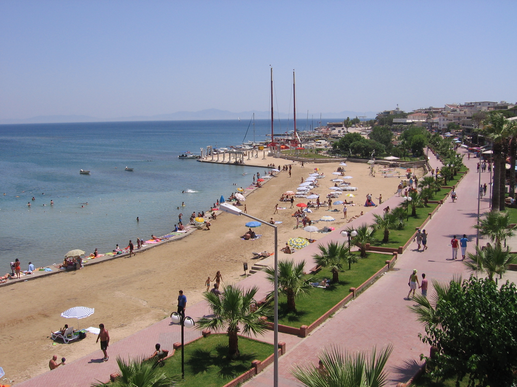 Picture of a place: Altinkum Beach