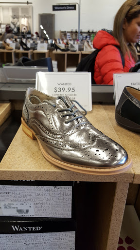 Shoe Store «DSW Designer Shoe Warehouse», reviews and photos, 7321 Lake St, River Forest, IL 60305, USA