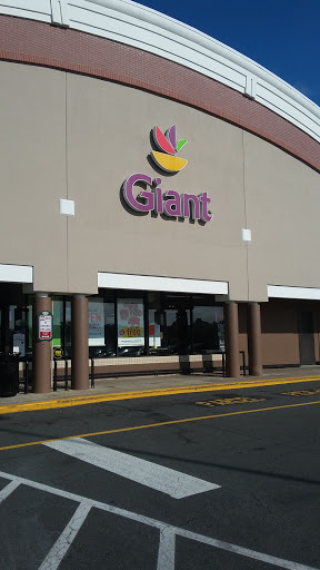 Supermarket «Giant», reviews and photos, 21800 Towncenter Plaza, Sterling, VA 20164, USA